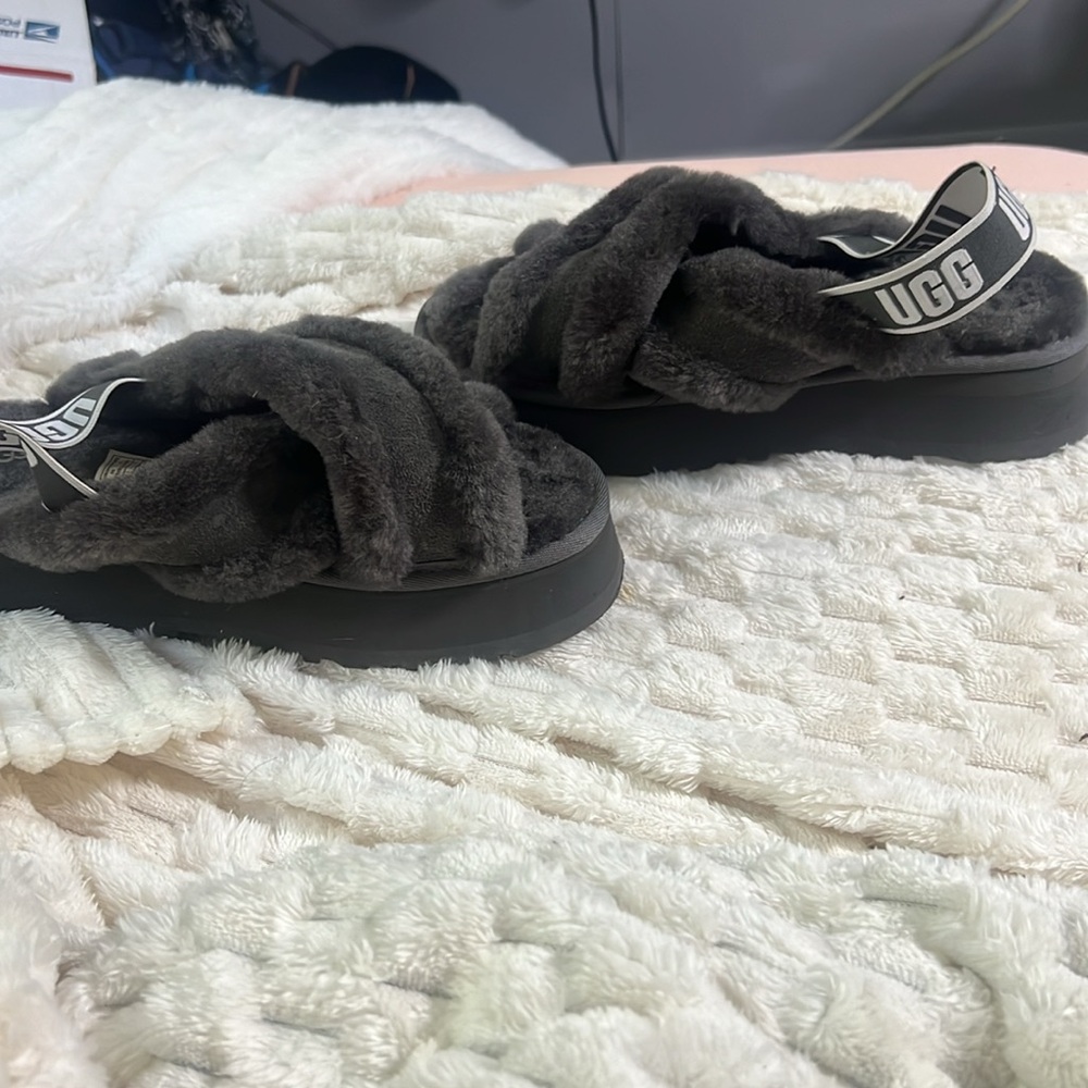 Ugg Platform Slides Size 9 - image 2